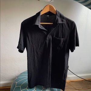 Uniqlo black collar shirt